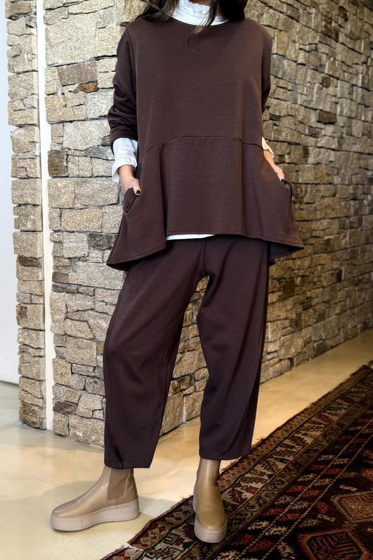 Sola Smart Tech Split Back Peplum Top Chocolate /15=